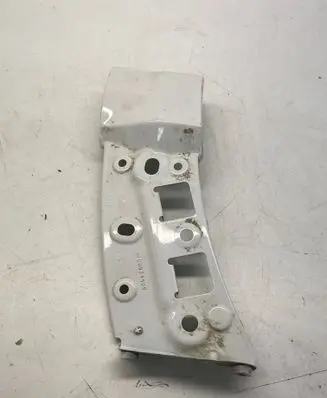 Volkswagen Crafter Fender mounting bracket 7C0821109
