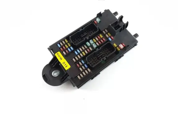 Volvo XC60 Fuse module 32142591 0077193