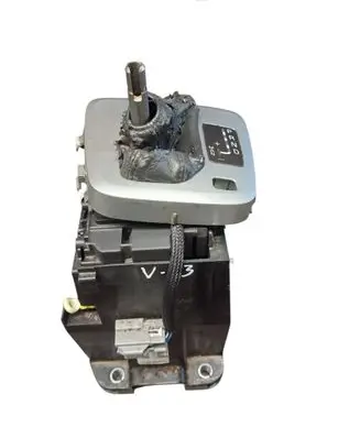 Volvo XC90 Gear shifter/selector P08689425