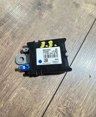 Mercedes-Benz ML W164 Aerial antenna amplifier A2518701889 28072340 ZGS001