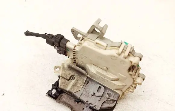 Audi A4 S4 B8 8K Rear door lock 8K0839015C