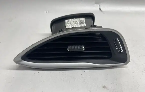 Chrysler Pacifica Dashboard air vent grill cover trim 3354260