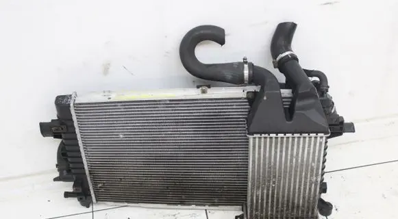 Opel Astra H Intercooler radiator