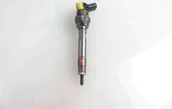Toyota Avensis T270 Fuel injector 8514146 0445110613