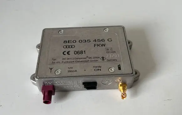Audi A5 8T 8F Antenna control unit 8E0035456C 09104112