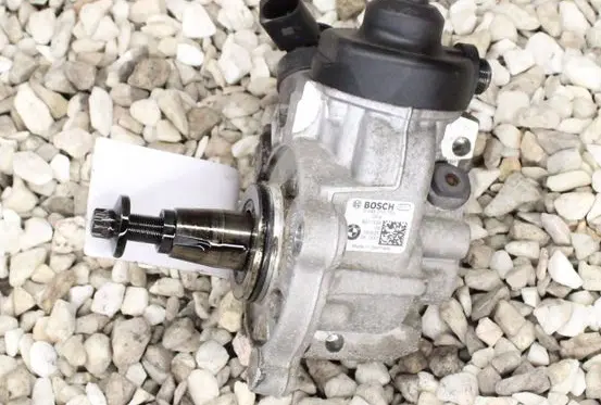 BMW 5 F10 F11 Fuel injection high pressure pump 8511626 0445010764 CP4