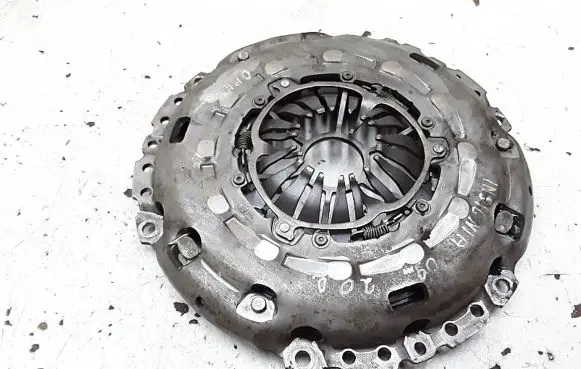 Opel Insignia A Pressure plate 123011810