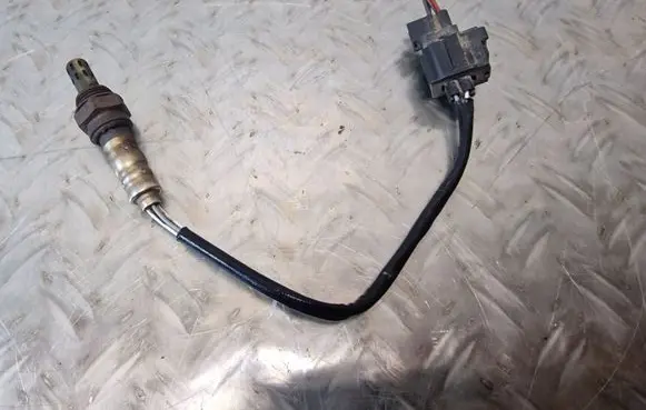 Mercedes-Benz A W169 Lambda probe sensor A0035428118