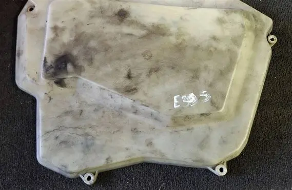 BMW 5 E39 Fuse box cover 