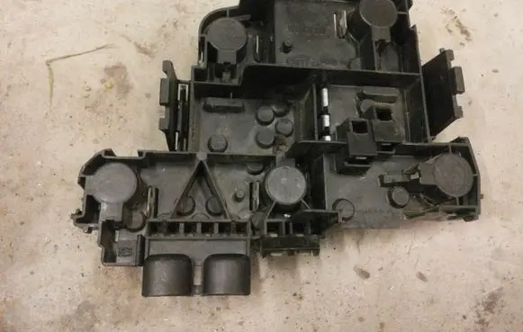 Volkswagen Golf II Tail light bulb cover holder 191945257