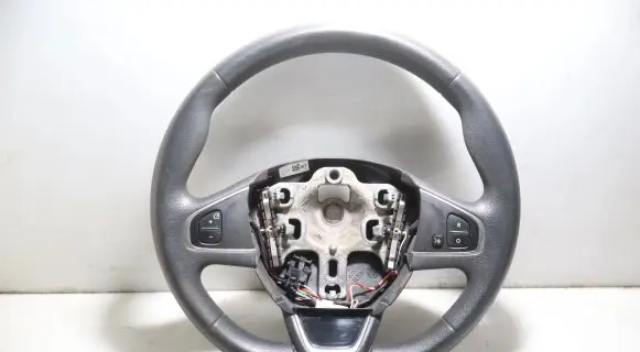 Renault Clio IV Steering wheel