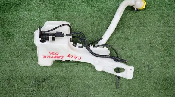 Renault Captur II Windshield washer fluid reservoir/tank 269100307R
