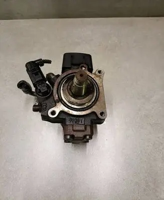 Skoda Superb B6 (3T) Fuel injection high pressure pump 03L130755A
