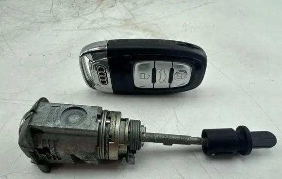 Audi RS6 C7 Front door lock (next to the handle) 4G1837167