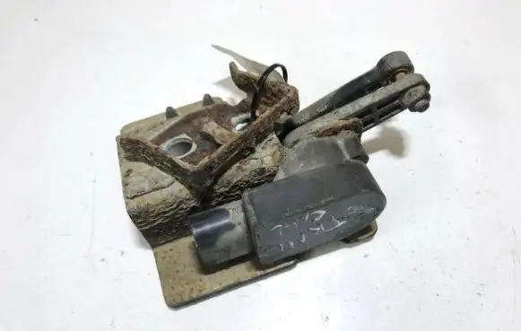 Nissan X-Trail T30 Front height sensor lever 