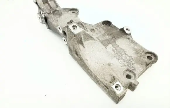 Volkswagen PASSAT B6 Generator/alternator bracket 03G903143A