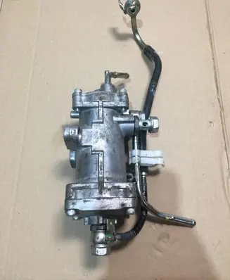 Toyota Hilux VIII Fuel filter housing 23300-0E011