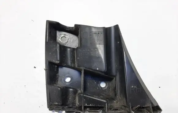 Front bumper mounting bracket