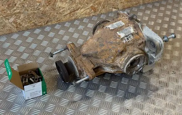 BMW 5 E60 E61 Rear differential 7526931