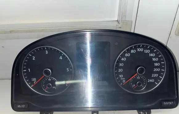 Volkswagen Caddy Speedometer (instrument cluster) 2K0920876A DD024230 1419010441