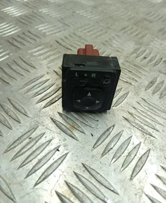 Mitsubishi Outlander Wing mirror switch 183569