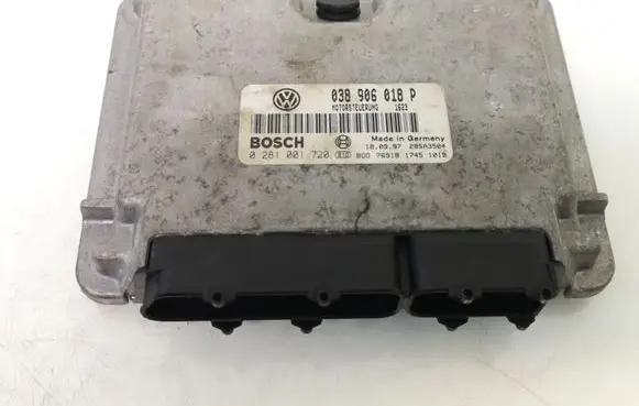 Volkswagen PASSAT B5 Engine control unit/module 038906018P 0281001720