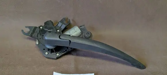 Peugeot 2008 I Rear window wiper motor W000027332 9673251380A 12111671