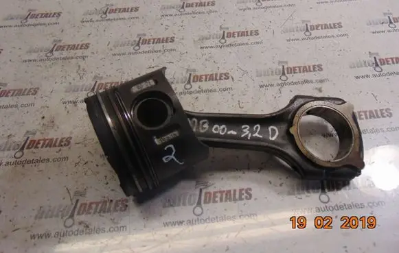 Mercedes-Benz E W210 Piston with connecting rod