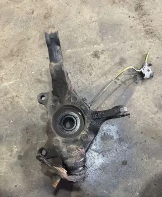 Toyota Auris E180 Front wheel hub
