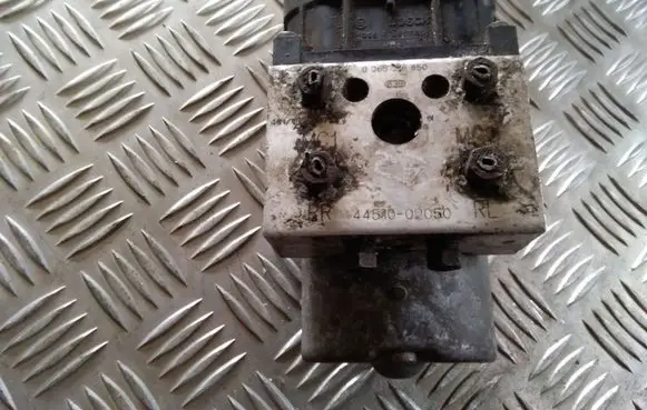 Toyota Corolla E120 E130 ABS Pump 0265216850 4451002050 0273004571