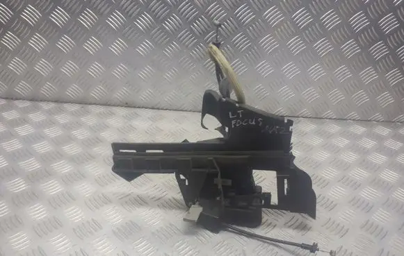 Ford Focus Rear door lock 4M5AR26412BC