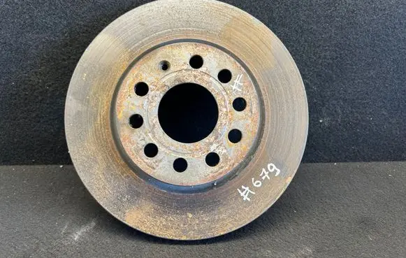 Volkswagen Golf V Rear brake disc