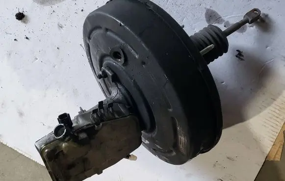 Renault Trafic III (X82) Brake booster 472100676R 93459280 0376192D