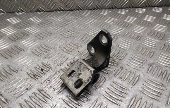 Volkswagen Golf V Front door upper hinge