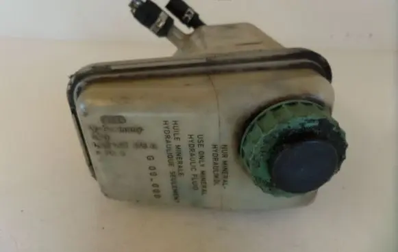 Audi A6 S6 C4 4A Power steering fluid tank/reservoir 4A0422373A