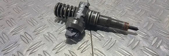 Skoda Octavia Mk2 (1Z) Fuel injector 038130073AG