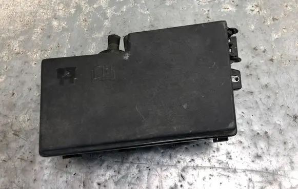 Ford Focus Fuse box set AV6T14A067AD