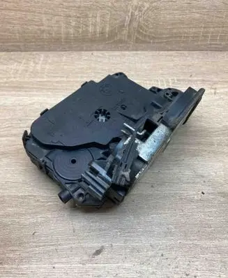 BMW 3 E90 E91 Rear door lock 7059973