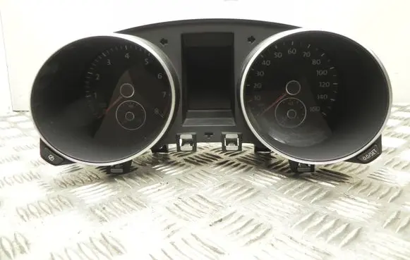 Volkswagen Golf VI Speedometer (instrument cluster) 5K0920960M