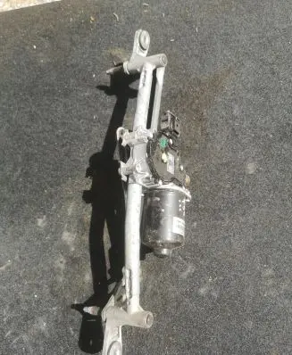 Fiat 500L Front wiper linkage and motor 51978725