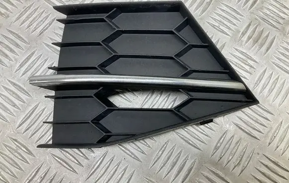 Skoda Superb B8 (3V) Front bumper lower grill 3V0853655