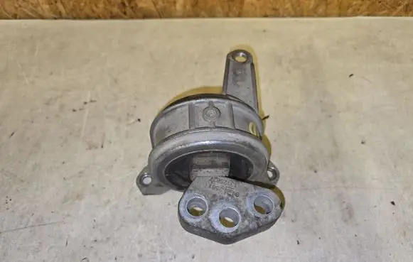 Opel Astra H Engine mount bracket 24427298