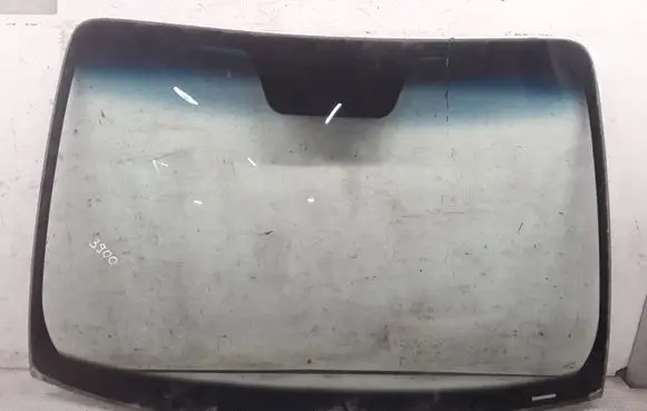 KIA Carens II Front windscreen/windshield window 