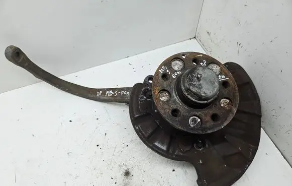 Mercedes-Benz S W220 Front wheel hub