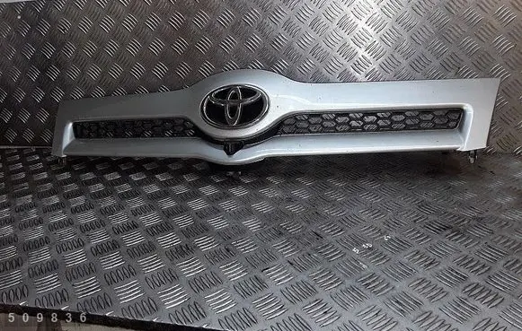 Toyota Corolla Verso E121 Front bumper lower grill 531170f010