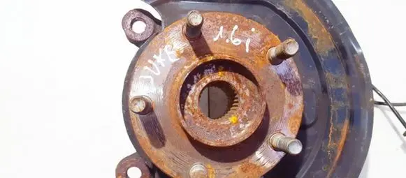 Nissan Juke I F15 Front wheel hub