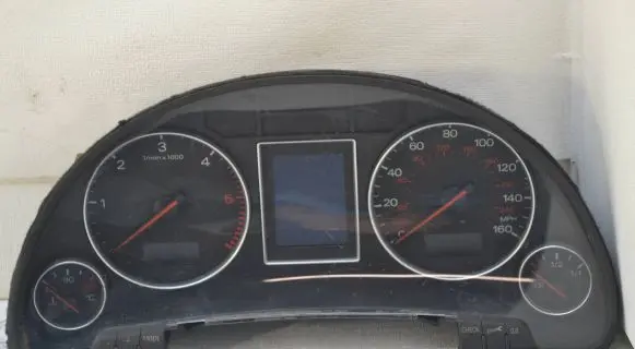 Audi A4 S4 B7 8E 8H Speedometer (instrument cluster) 8E0920950F 0263626022 2210485