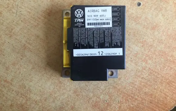 Volkswagen PASSAT B6 Airbag control unit/module 3C0909605J
