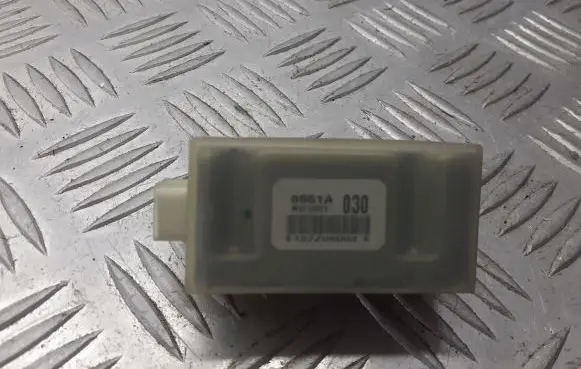 Mitsubishi Lancer Airbag deployment crash/impact sensor 8651-A030