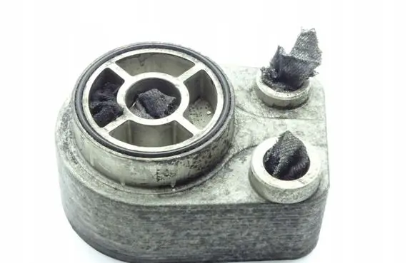 Nissan X-Trail T32 Engine oil radiator 